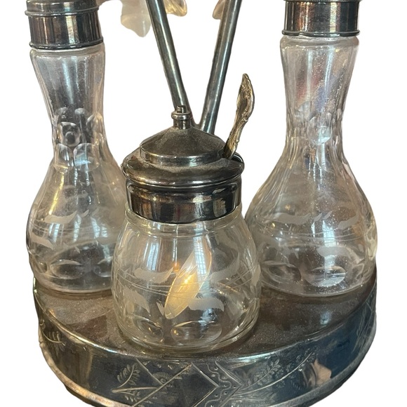 Antique Meriden B Company 5 Piece Condiment Set, Etched Glass, Spoon, 1852-1898 - Picture 12 of 16